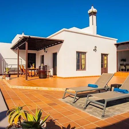 Eslanzarote Acoruma House, Super Wifi, Heated Pool * Guime
