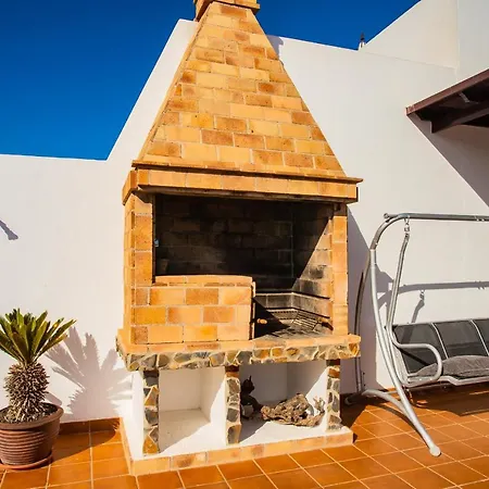 Eslanzarote Acoruma House, Super Wifi, Heated Pool Villa