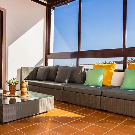 Villa Eslanzarote Acoruma House, Super Wifi, Heated Pool *