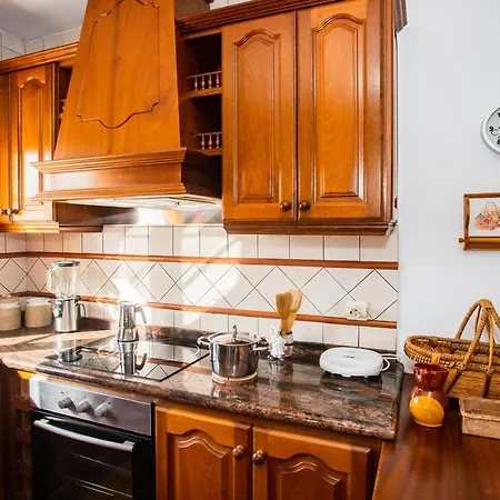 Eslanzarote Acoruma House, Super Wifi, Heated Pool Villa *