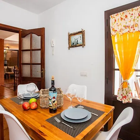 Villa Eslanzarote Acoruma House, Super Wifi, Heated Pool